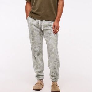 Abercrombie Men’s Camo Joggers